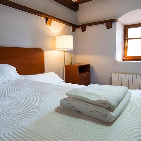 Erandio Paratene Ostatu Habitaciones מראה חיצוני תמונה