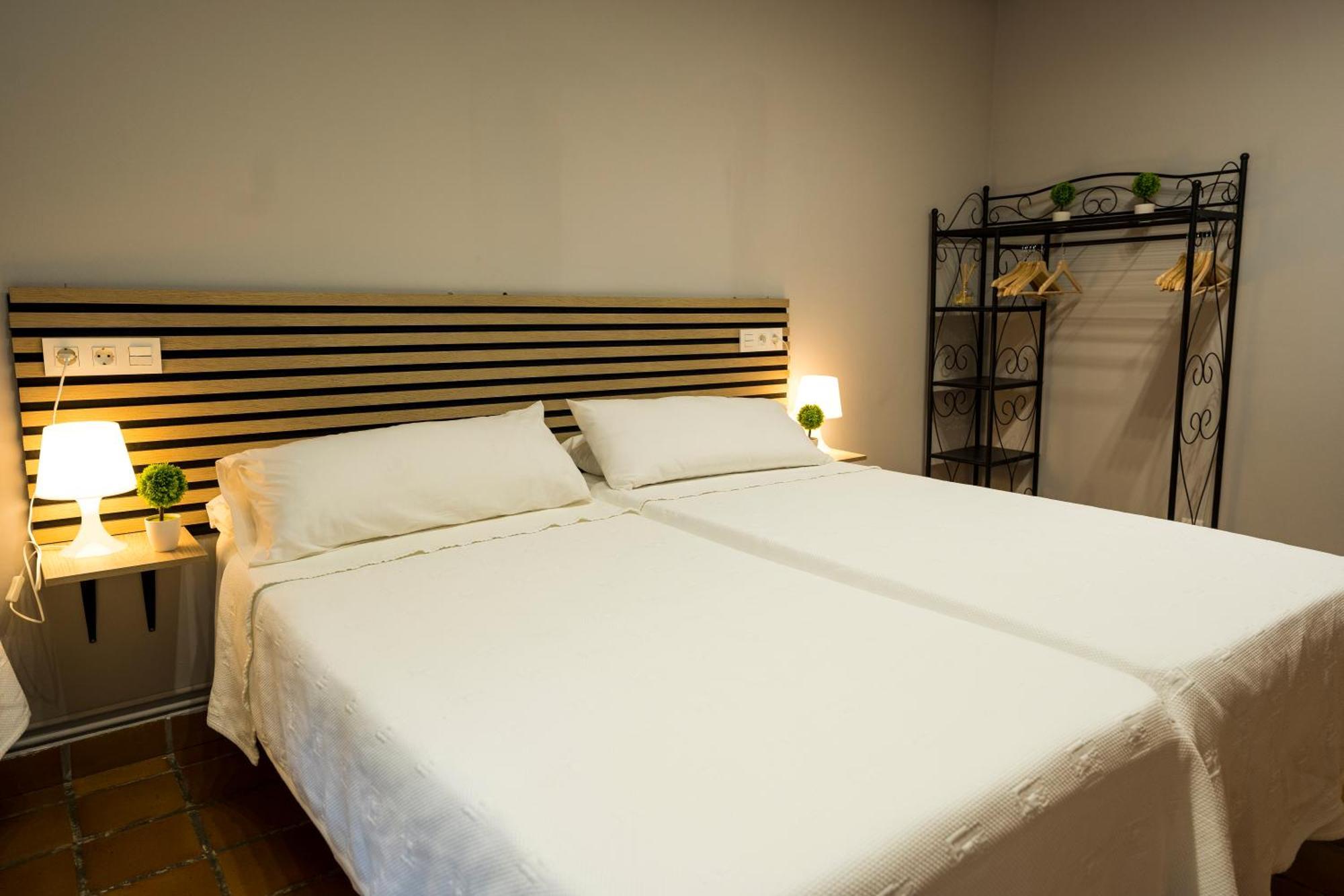 Erandio Paratene Ostatu Habitaciones מראה חיצוני תמונה