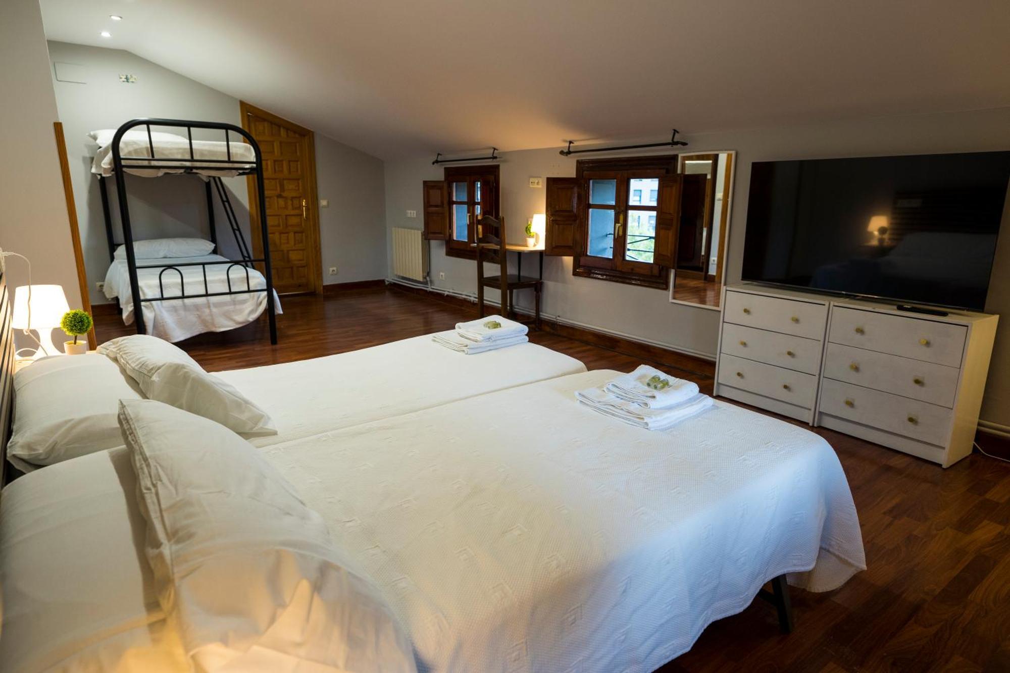 Erandio Paratene Ostatu Habitaciones מראה חיצוני תמונה