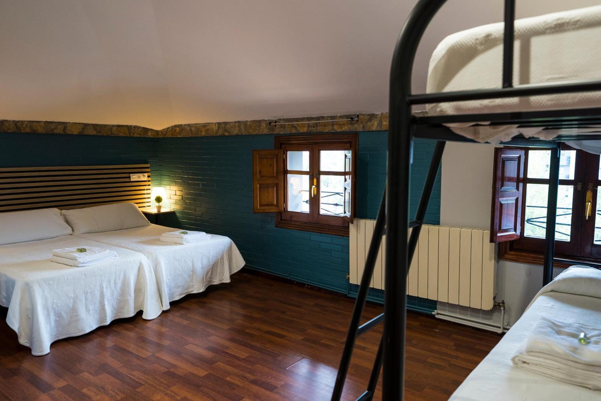 Erandio Paratene Ostatu Habitaciones מראה חיצוני תמונה