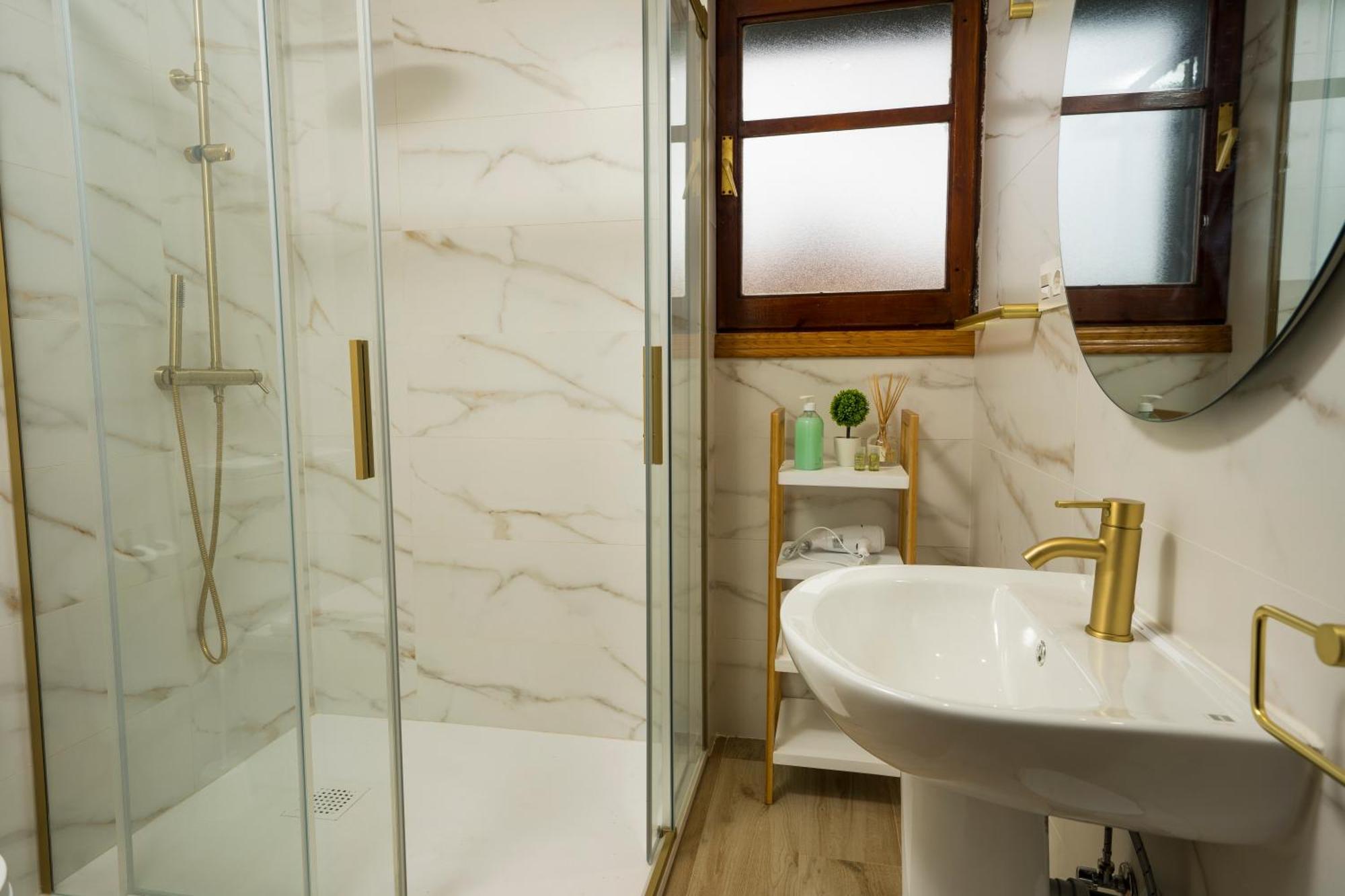 Erandio Paratene Ostatu Habitaciones מראה חיצוני תמונה