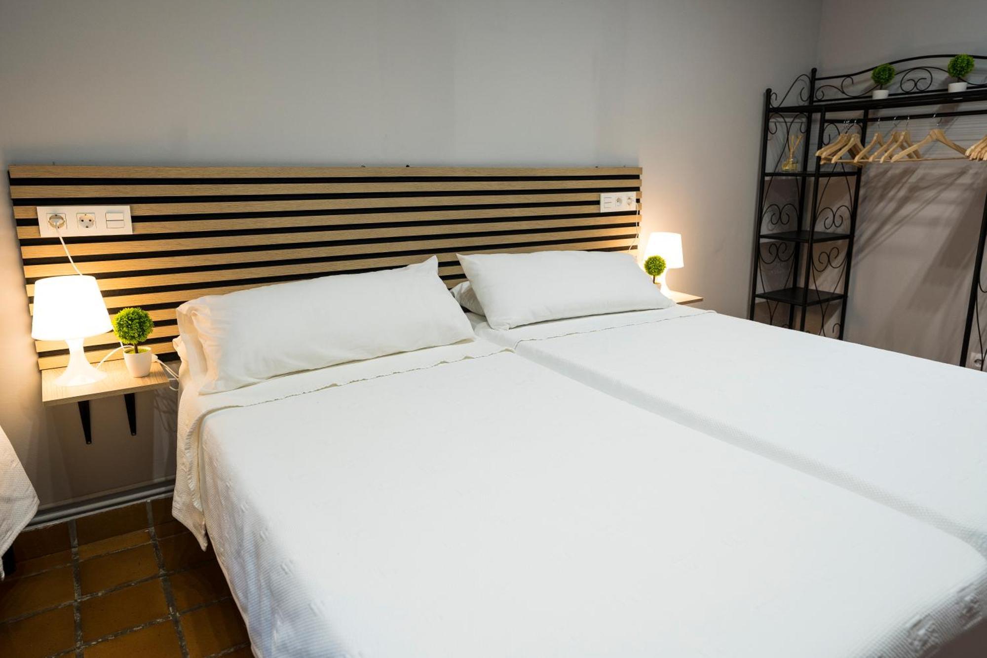 Erandio Paratene Ostatu Habitaciones מראה חיצוני תמונה