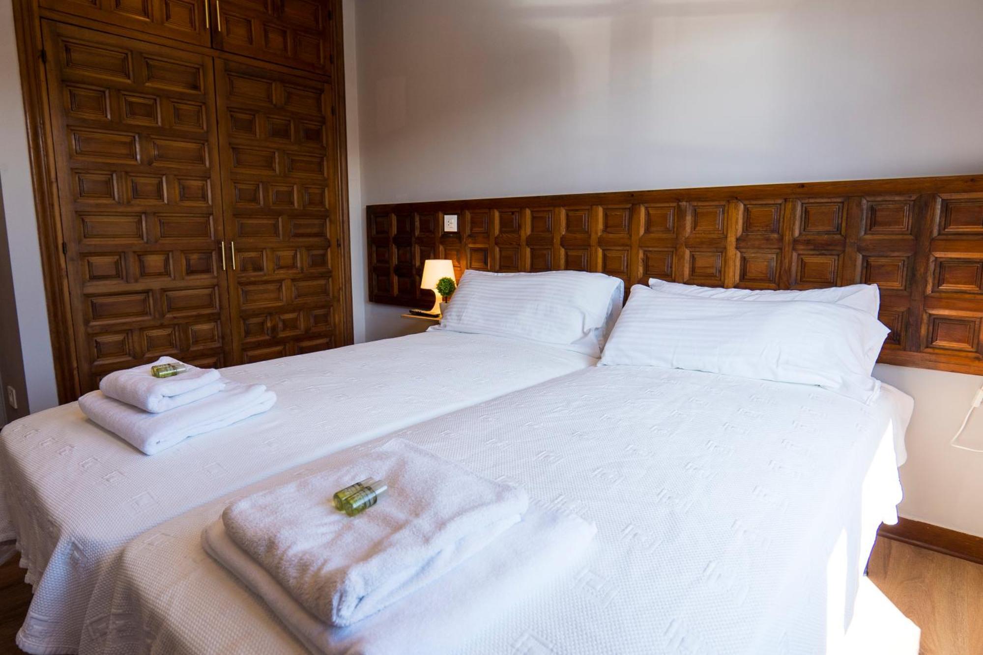 Erandio Paratene Ostatu Habitaciones מראה חיצוני תמונה