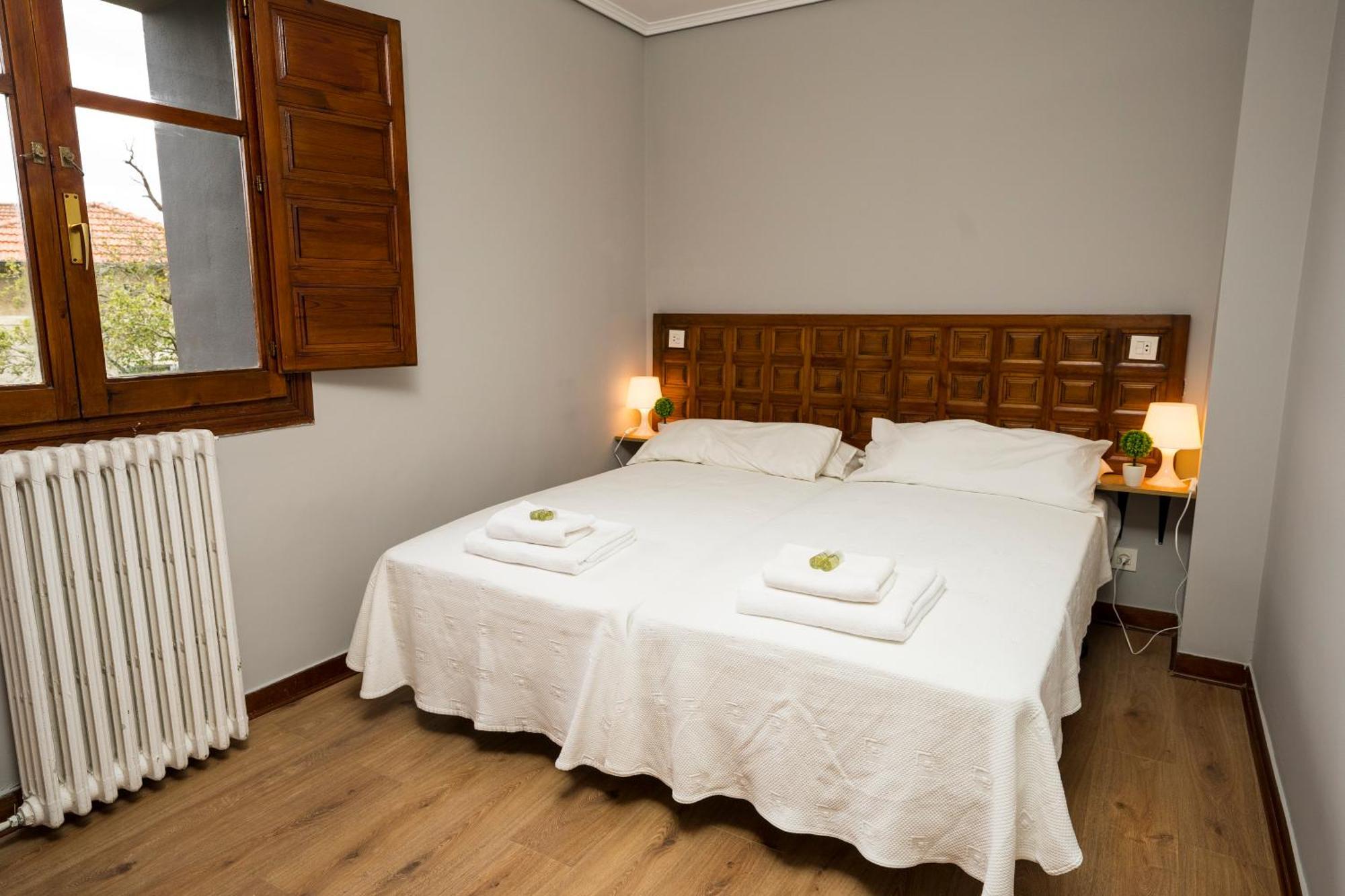 Erandio Paratene Ostatu Habitaciones מראה חיצוני תמונה