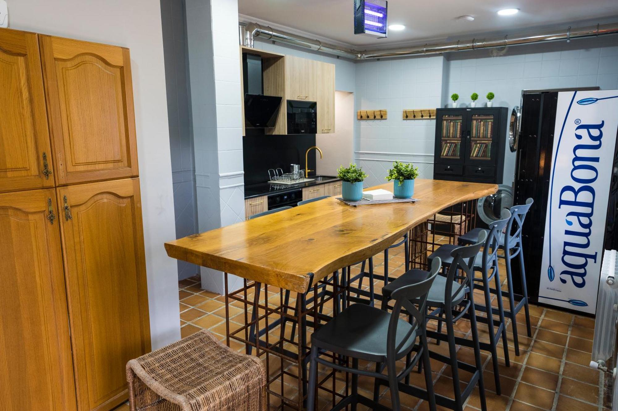 Erandio Paratene Ostatu Habitaciones מראה חיצוני תמונה
